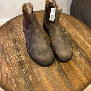 Blundstone Distressed Brown Leather Boots